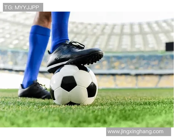 以踢足球的粗腿球星为代表的力量型运动员如何在现代足球中脱颖而出