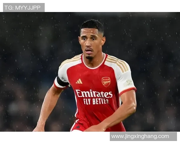 身披黑色十字球衣的足球传奇人物揭秘与成就分析